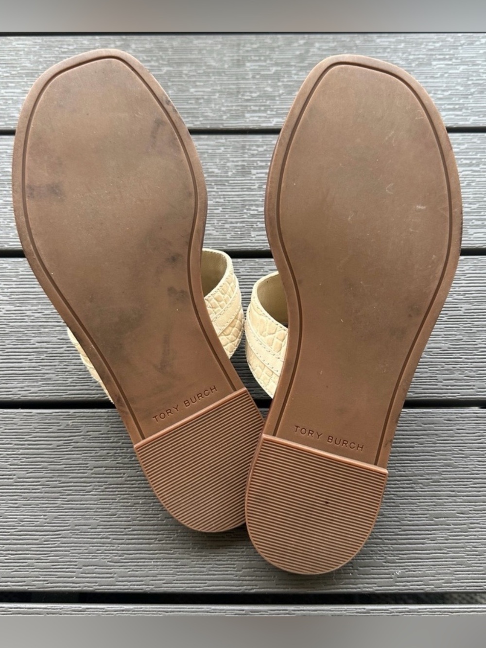 💯 Auth Tory Burch Cream Croc-Embossed Thong Sandals - Picture 7 of 7